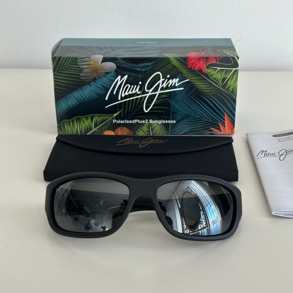 Maui Jim Maukele Sunglasses Black Gray Polarized MJ0682S-001 Made In Italy - Picture 5 of 10